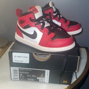 Jordan 1 Mid